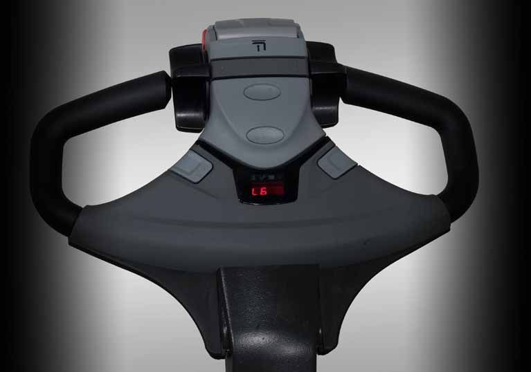 Raymond 8210 Walkie Pallet Truck