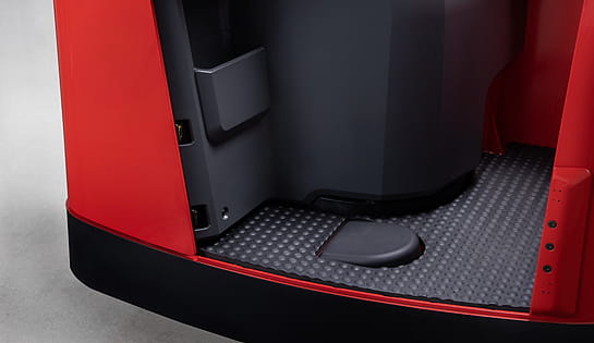 Raymond 8910 End Rider Pallet Truck, floor pads