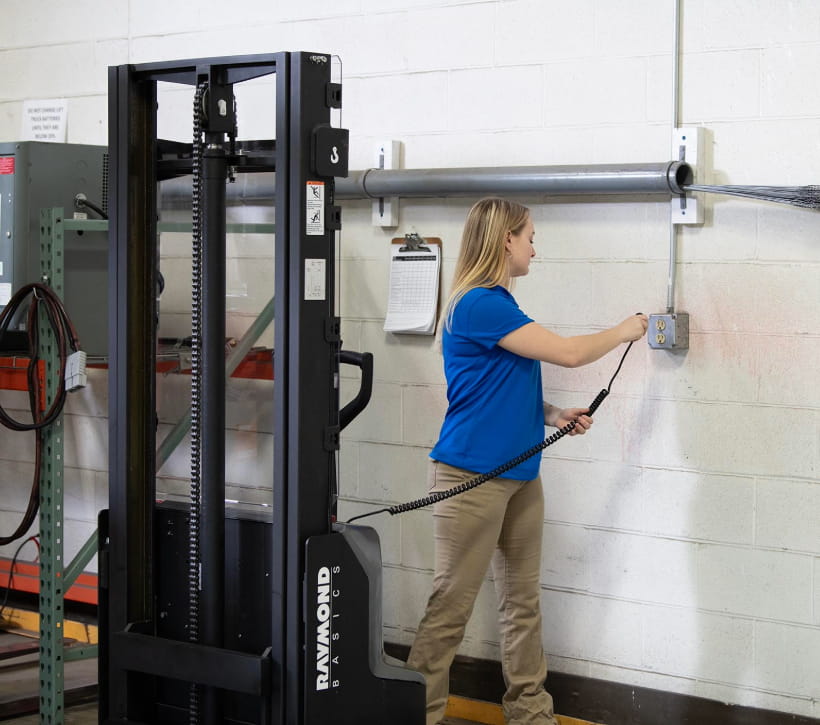 Raymond Basics, Fork-Over Stacker, Charging